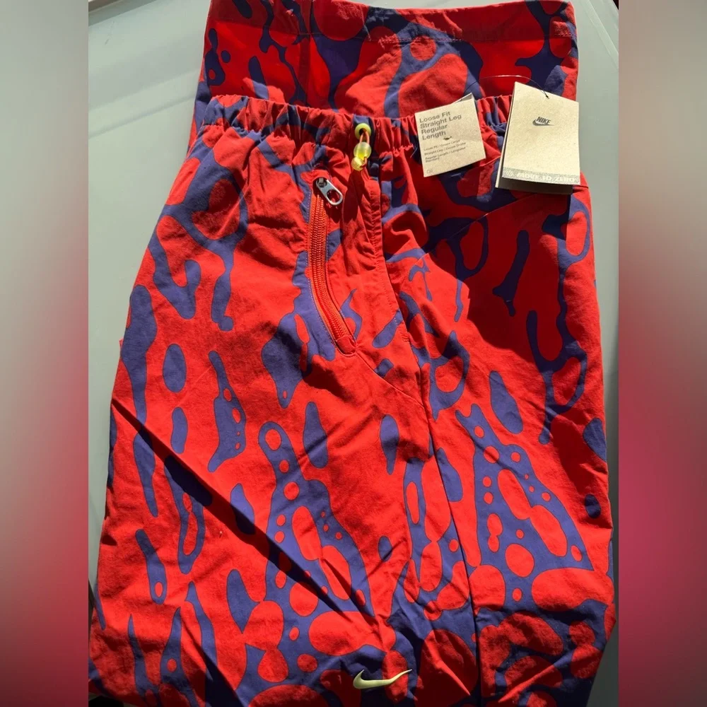 Nike bold patterned